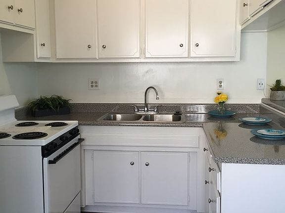 3rd image of 21715 Parthenia St APT 304