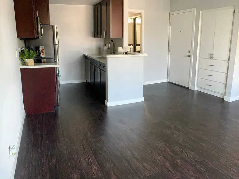 9404 Apartment Homes — Photo 15