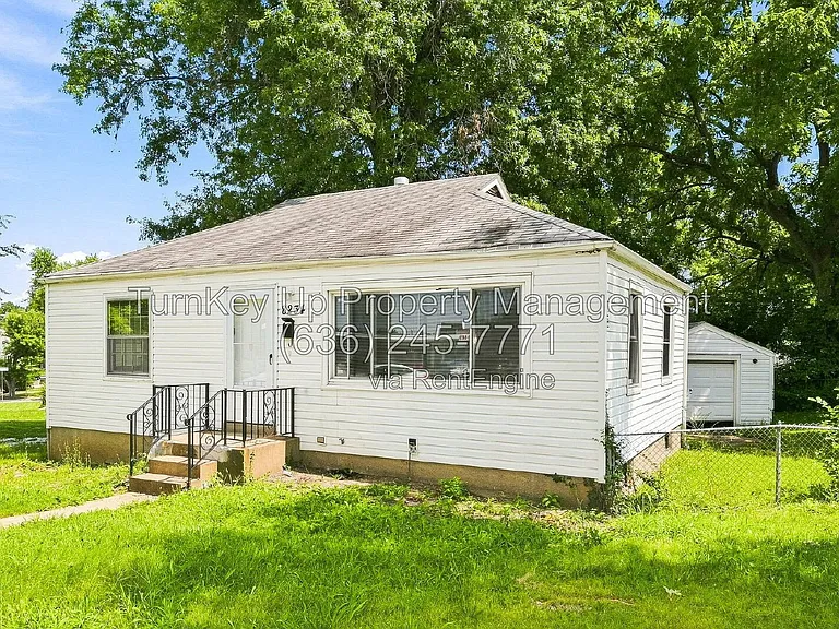 8234 Airport Rd — Photo 2