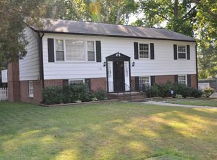 108 Brian Ln, Colonial Heights, VA 23834