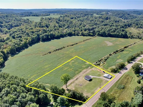 4100 State Route 39 NE, New Philadelphia, OH 44663