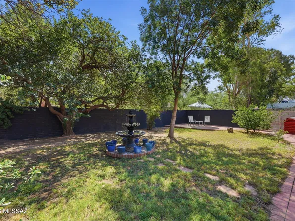 6550 E Miramar Dr, Tucson, AZ 85715