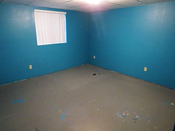 4th image of 615 Park St
