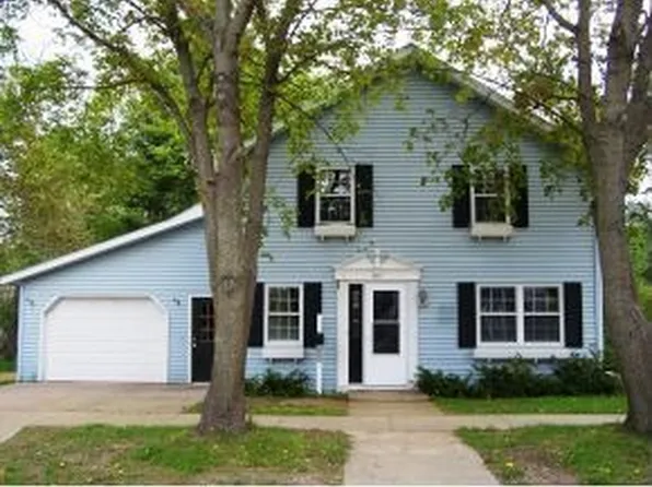 501 S State St, Waupaca, WI 54981