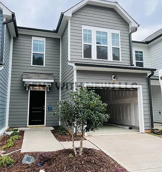 851 McKenzie Park Ter — Photo 1