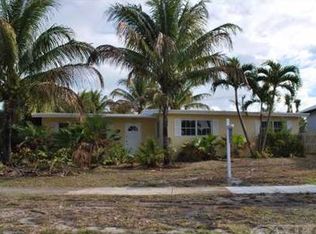 275 NE 6th Ct, Boca Raton, FL 33432