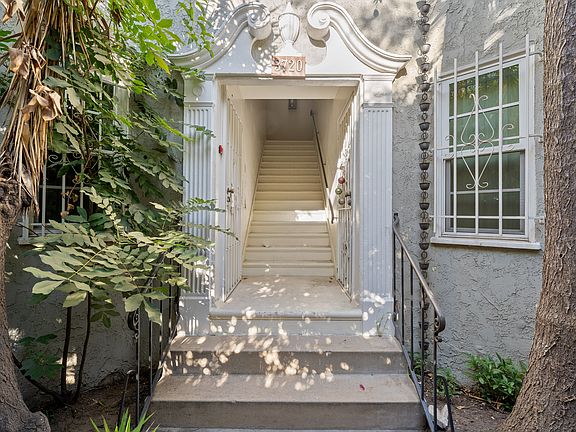 4th image of 3720 W Adams Blvd #1