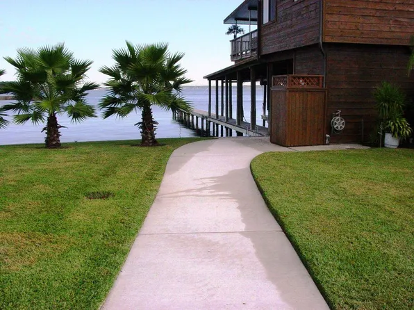 844 Beach Walk Blvd, Conroe, TX 77304