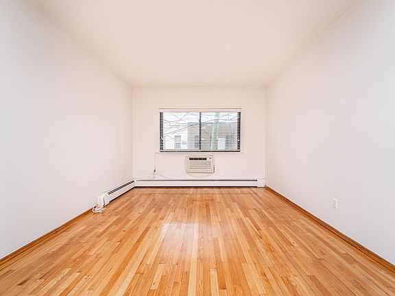 4th image of 41-14 Broadway #2B