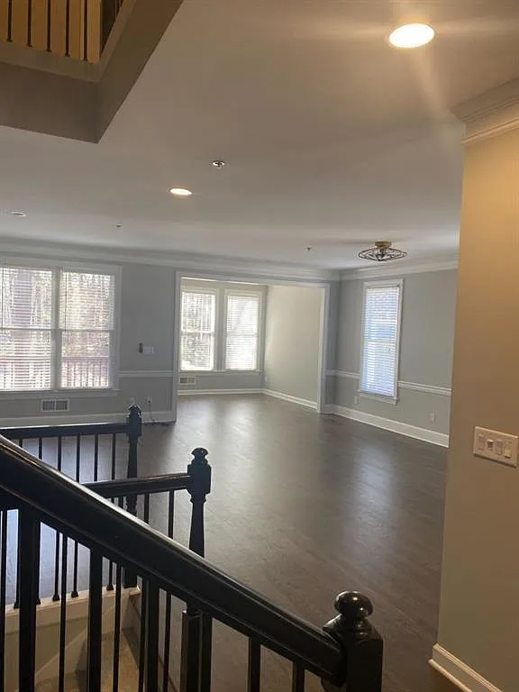 3 bed, 3.5 bath, 2634 sqft, $2,350 — Photo 3