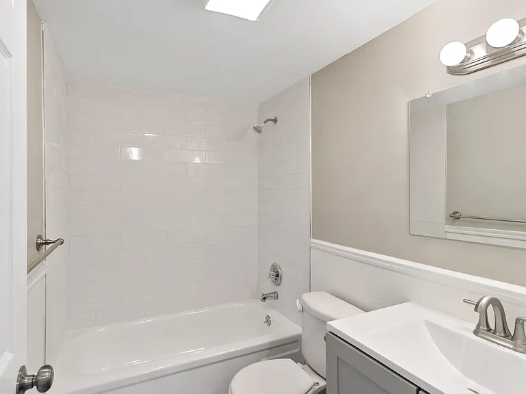 Brownell Apartments - Coast to Coast Management — Photo 6