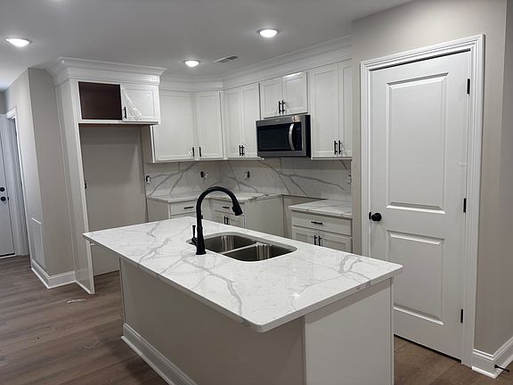 2nd image of 221 Harvest Park Dr