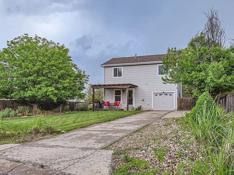 6745 Brittany Dr — Photo 27