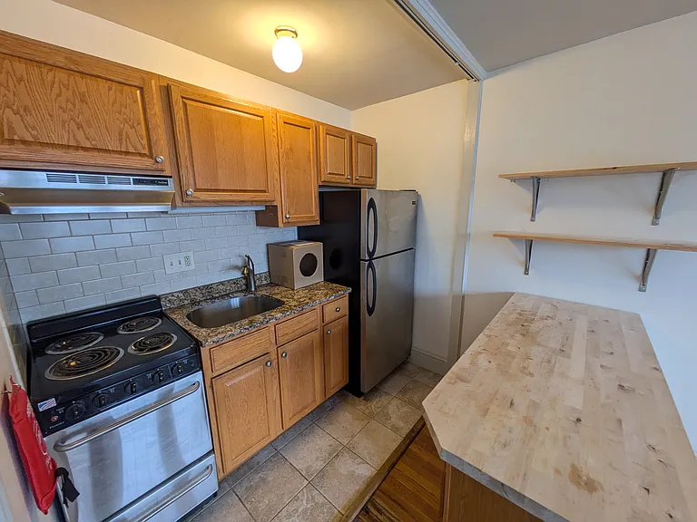 20 Grove St — Photo 4