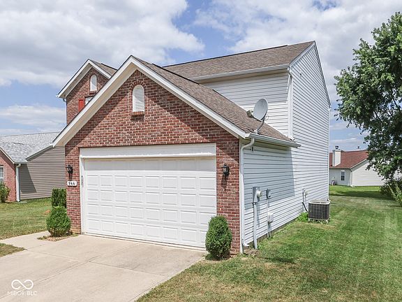 3rd image of 944 Angus Ln