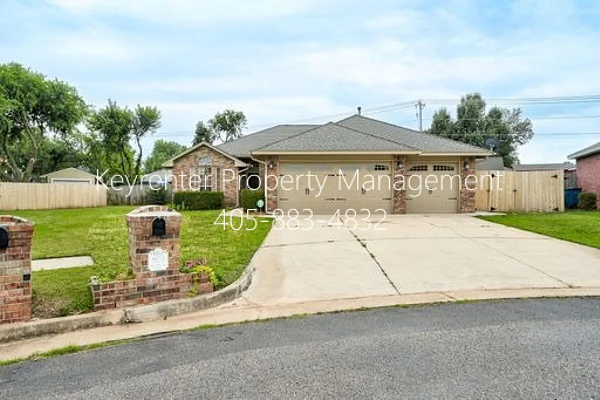 Building Photo - 1820 Fair Meadow Dr