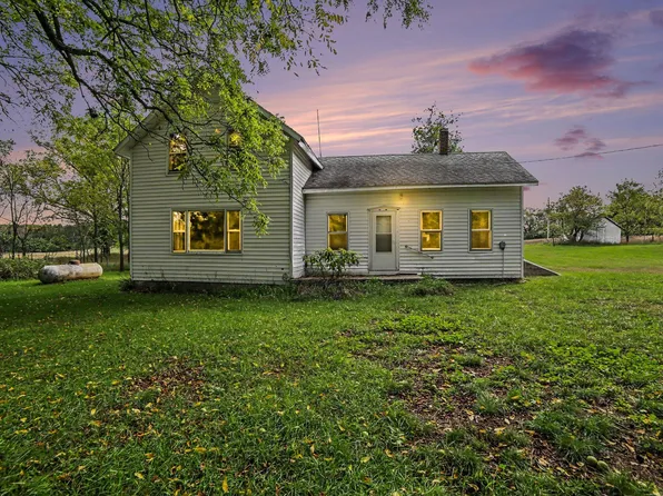 852 S Stiles Rd, Ludington, MI 49431