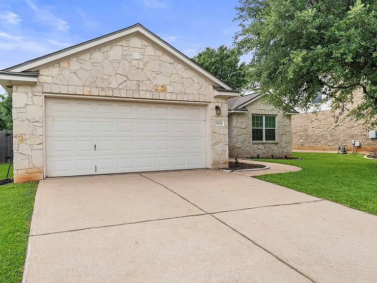 9424 Castle Pines Dr — Photo 4