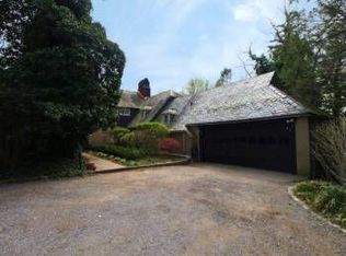 7 Hampton Rd, Port Washington, NY 11050