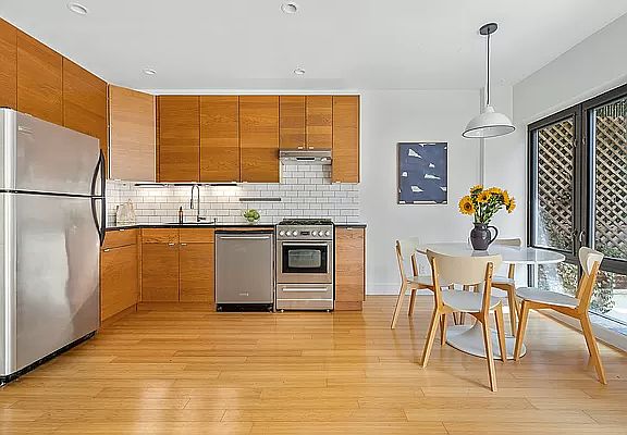 3rd image of 580 Sterling Pl APT 1B