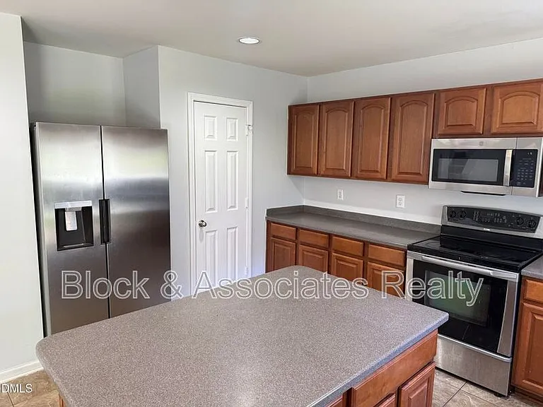 108 Poppy Hills Ct — Photo 6