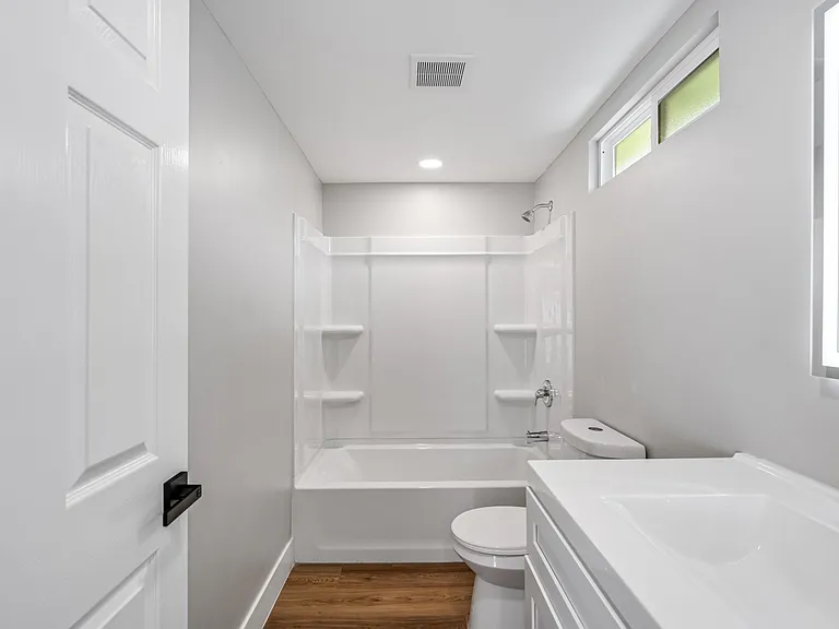 4286 Marlborough Ave — Photo 6