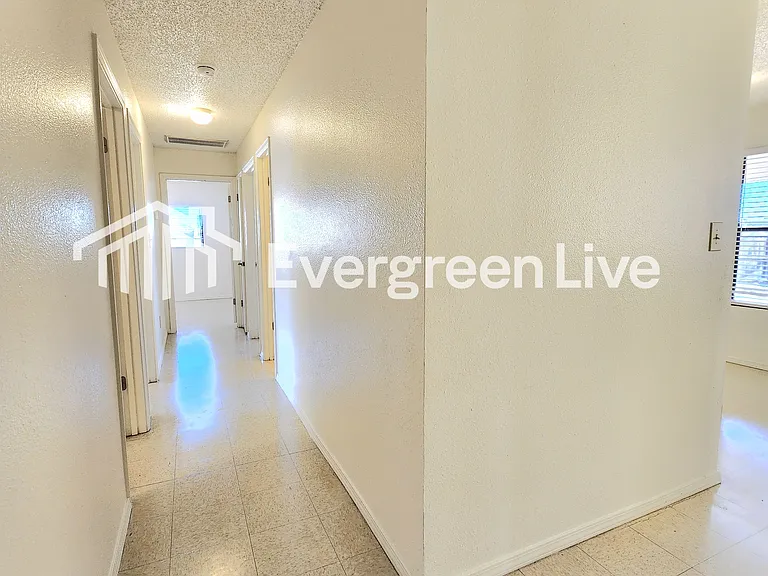 2102 Santa Clara Ct — Photo 12