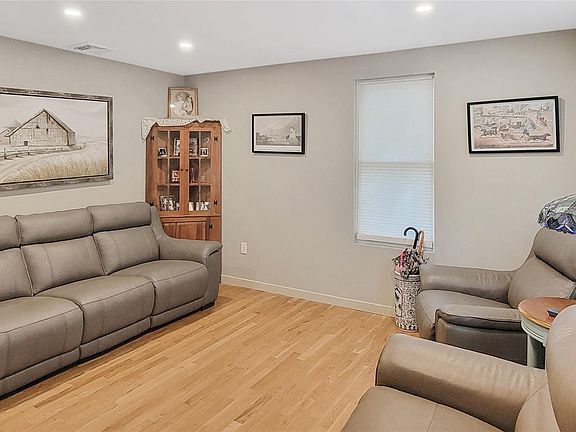 4th image of 3 Preston Place
