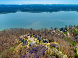 4711 Lake Forest Dr, Hixson, TN 37343