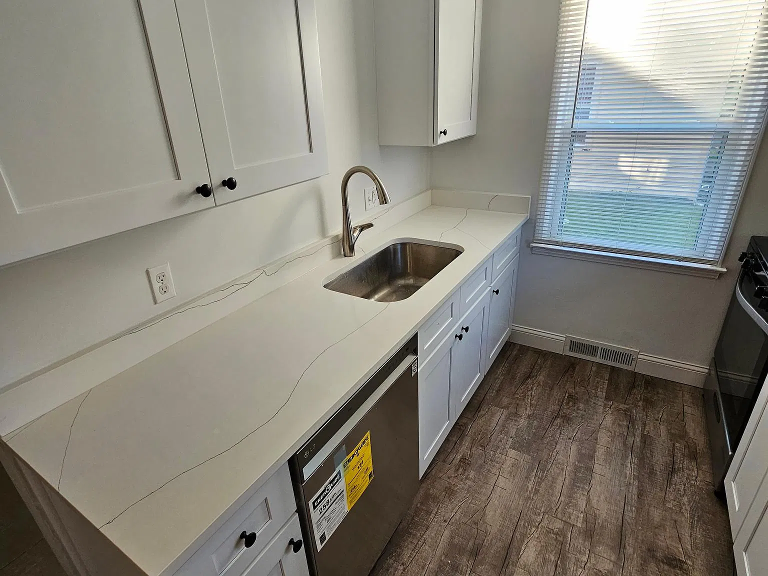 2 bed, 836 sqft, $1,500 — Photo 1