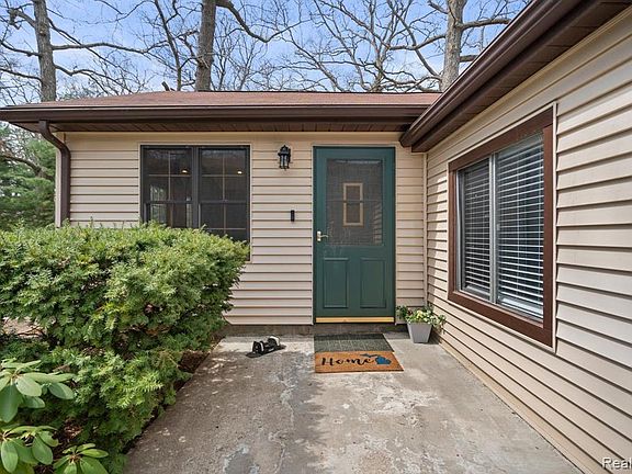 3rd image of 3948 Ben Hur Dr