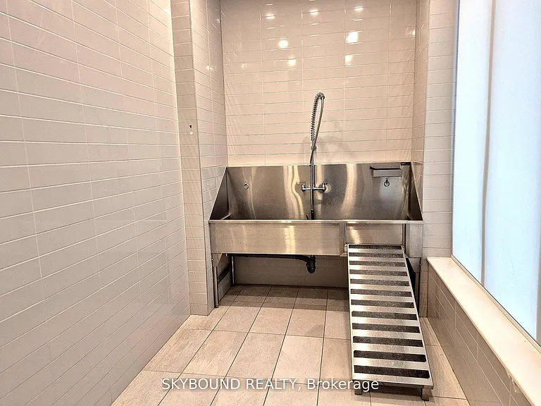 385 Winston Rd #6 — Photo 41