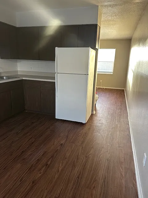 1 bed, 1.5 bath, 1000 sqft, $1,000 — Photo 2
