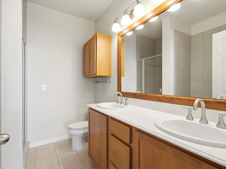 2113 Grove Park Ln — Photo 16
