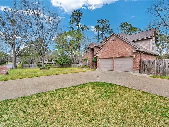 3rd image of 1803 Live Oak Ln