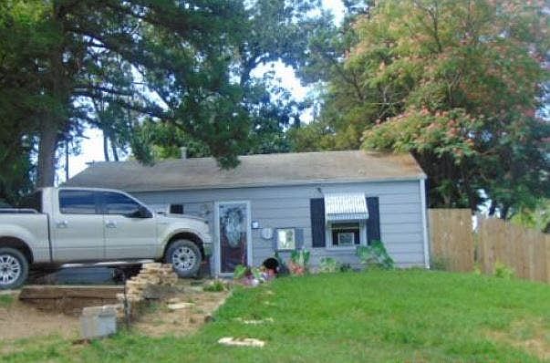 1st image of 517 SE 35th Ter