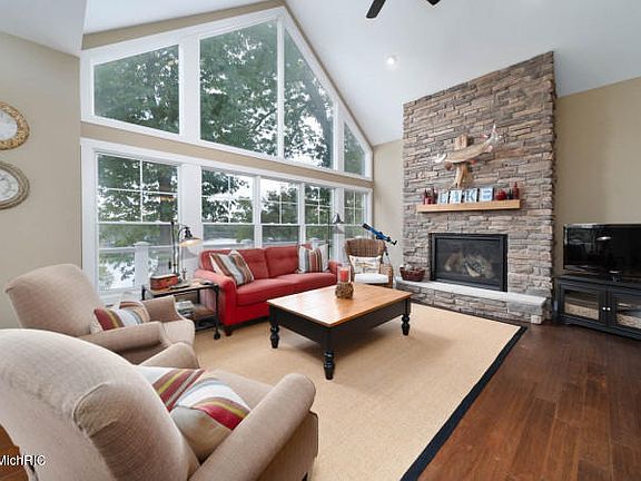 4th image of 11129 Lake Shore Dr