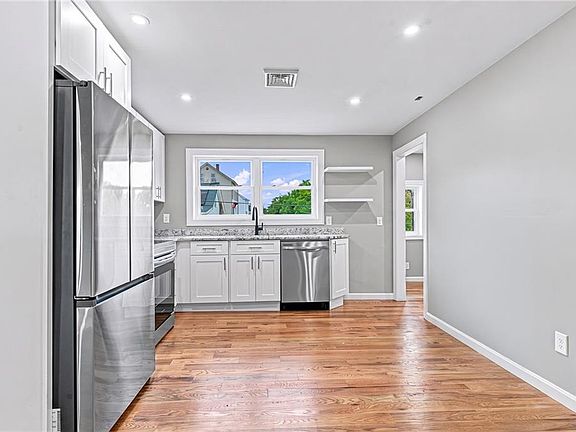 5th image of 33 Tower St