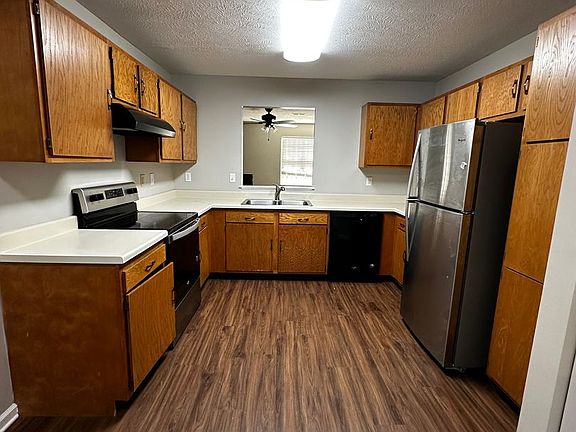 4th image of 9047 Countryside Ln