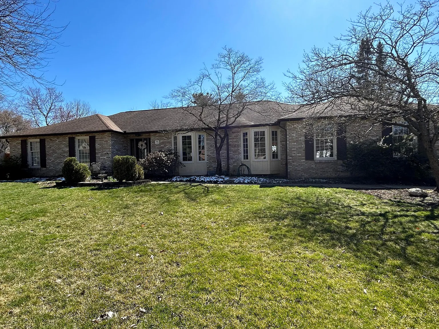 75 Marrus Dr photo 1