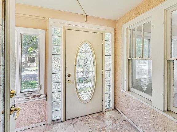 5th image of 627 Hannah Ave