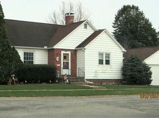 1102 F Ave, Grundy Center, IA 50638