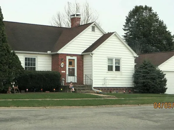 1102 F Ave, Grundy Center, IA 50638