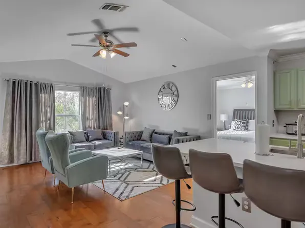 18565 Bridle Club Dr, Tampa, FL 33647