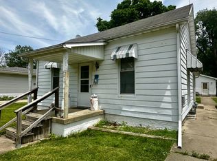 918 N Elizabeth St, Clinton, IL 61727