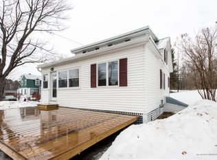 32 School St, Belgrade, ME 04917