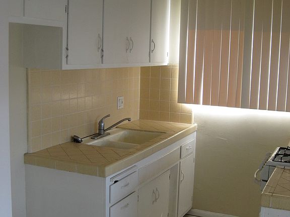 5th image of 3637 E 8th St APT 3
