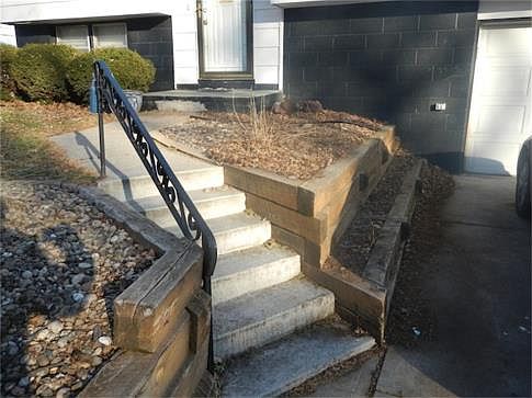 3rd image of 7305 Chandler Acres Dr