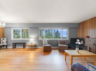 479 E 29th St, North Vancouver, BC V7N 1E2