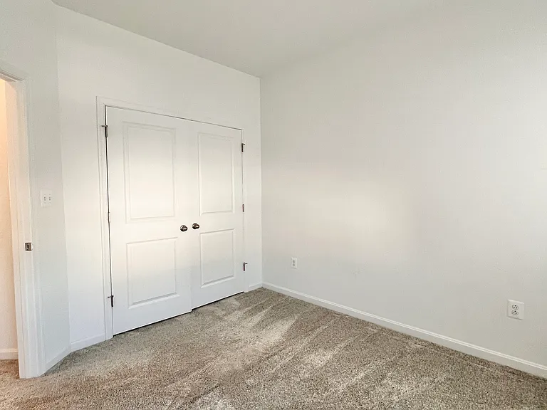 310 Andrew Ct — Photo 53